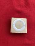 Ipod shuffle gold. Ipod apple