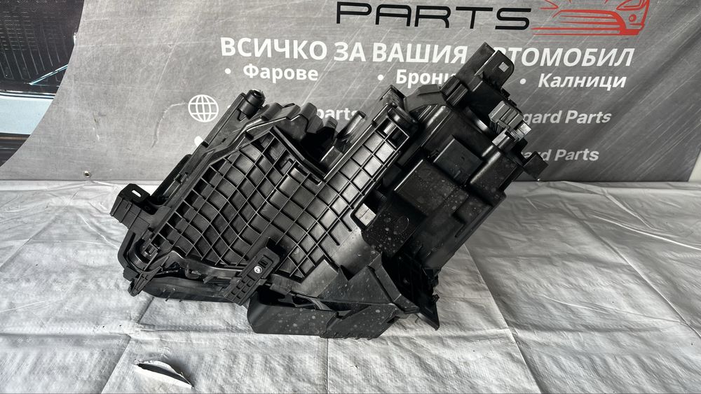 Десен фар Polestar 3 2025-