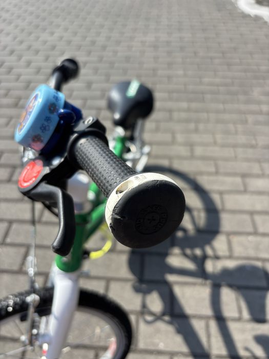 Bicicleta Woom 3 cu cric si clopotel