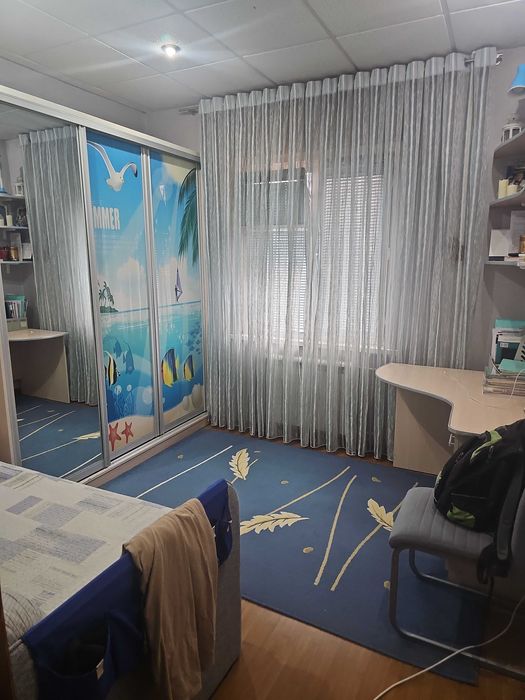 Мебель. Шкаф большой вещевой,механизм купе-командор