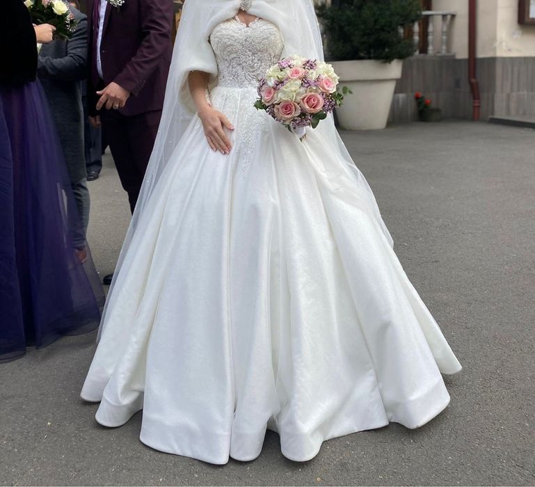 Rochie mireasa marimea xs