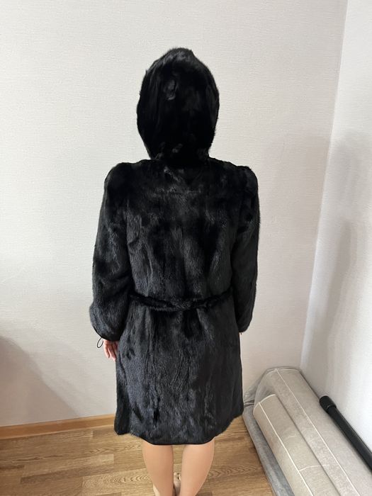 Продам шубу норковую