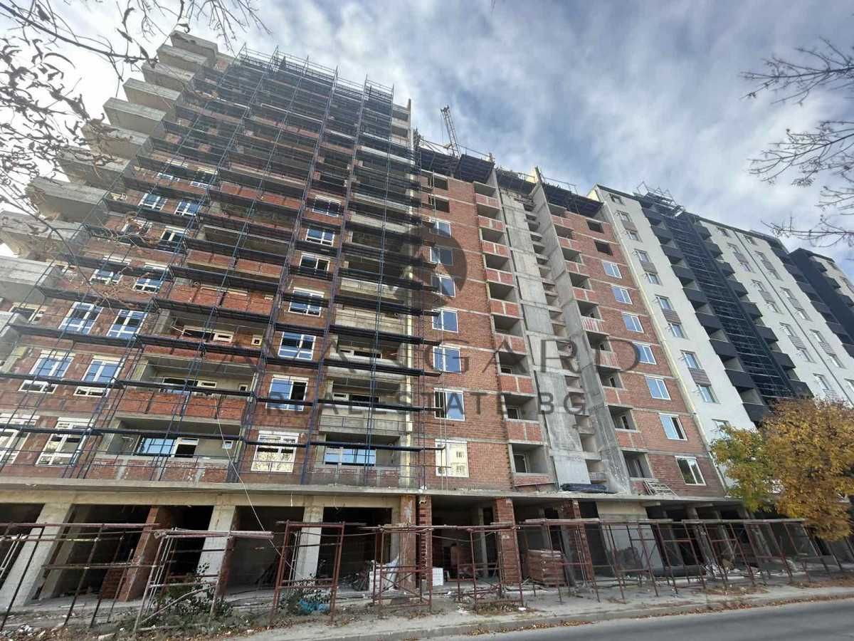 Продава се Тристаен апартамент в Пловдив, Тракия - 100 кв.м за 885 €/кв.м - Снимка #2