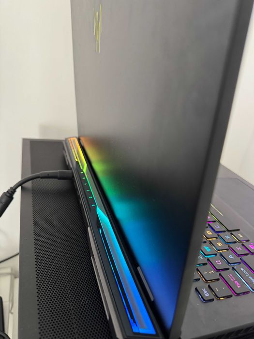ACER Predator Helios 18 PH18-72-90U4 (RTX 4080)