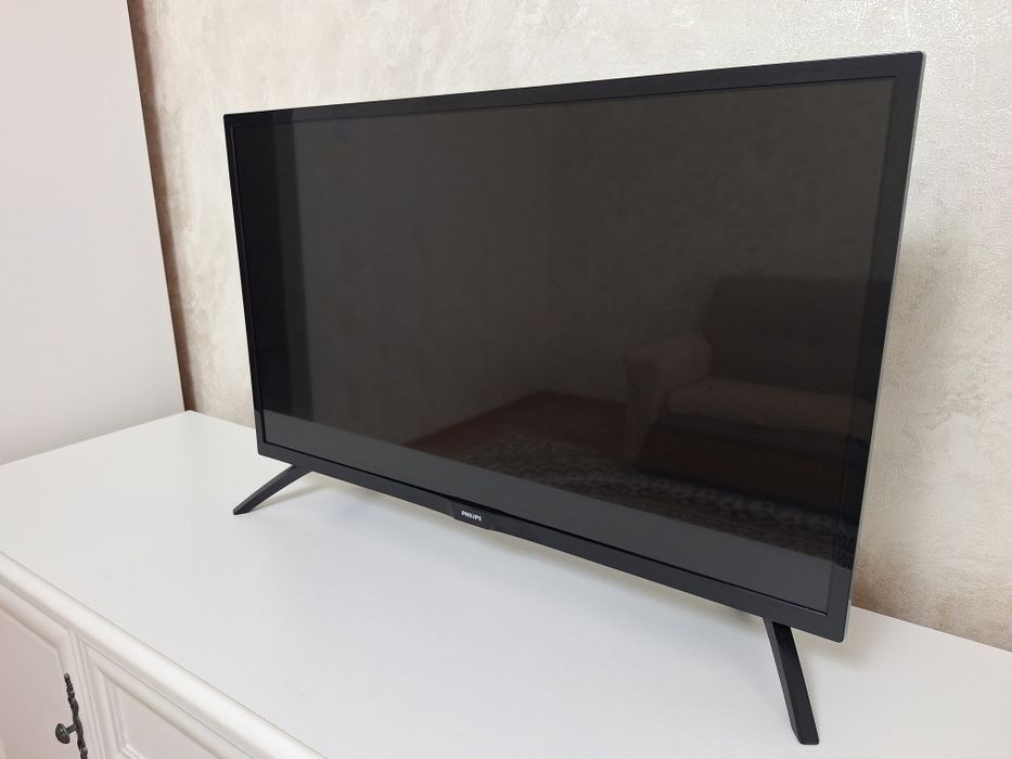 Телевизор PHILIPS.