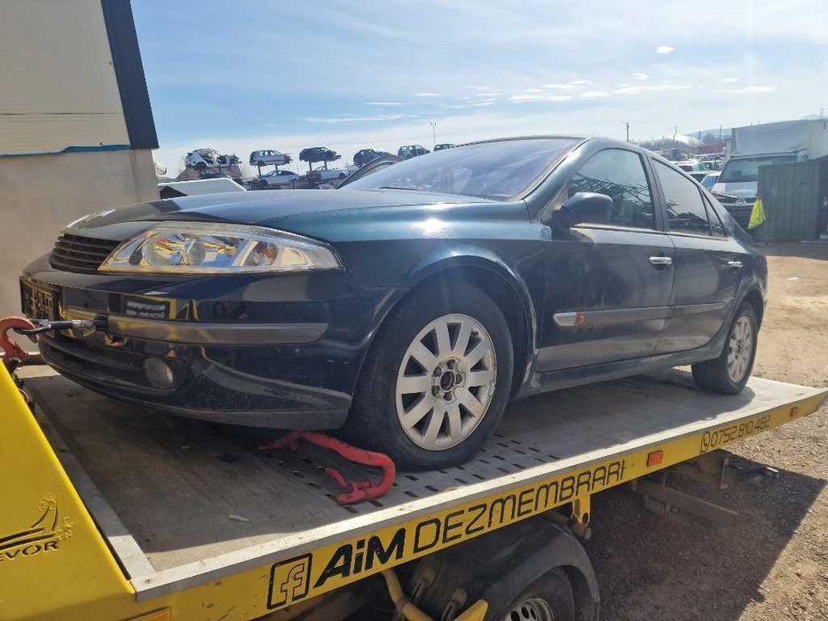 Dezmembrez Renault Laguna 2, 2000 benzina F4R-J7 98 KW an 2004