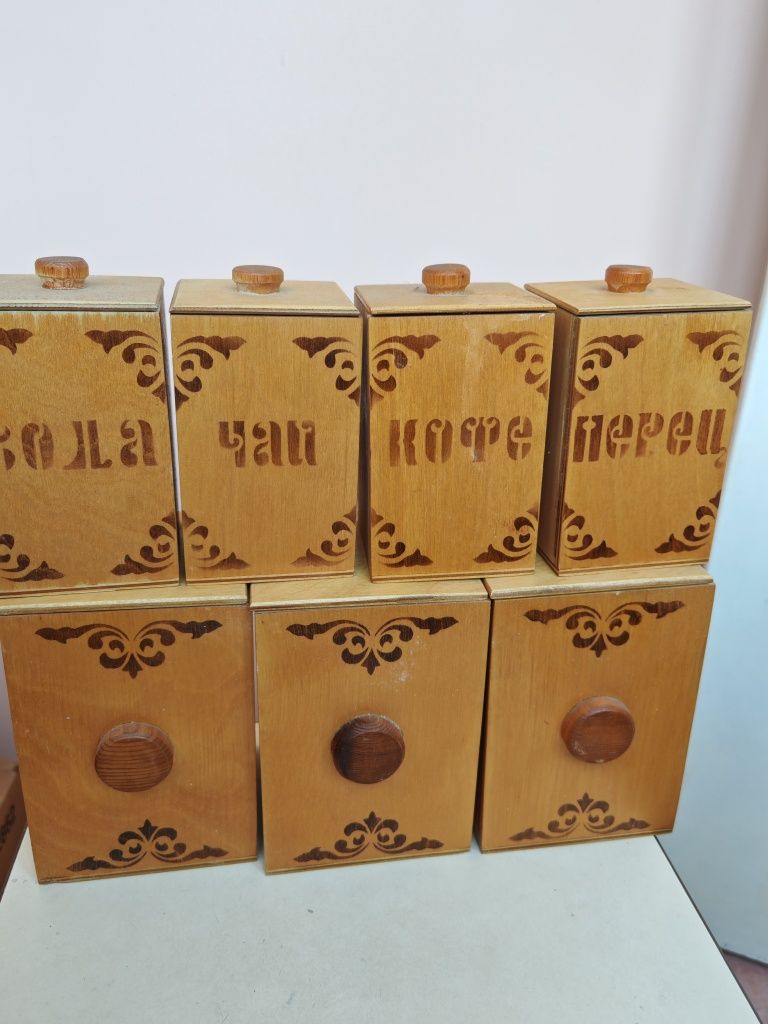 Продам набор для хранения сыпучих продуктов.