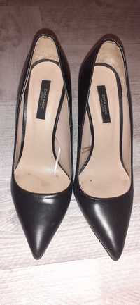 Pantofi de piele negri Zara, mas 37