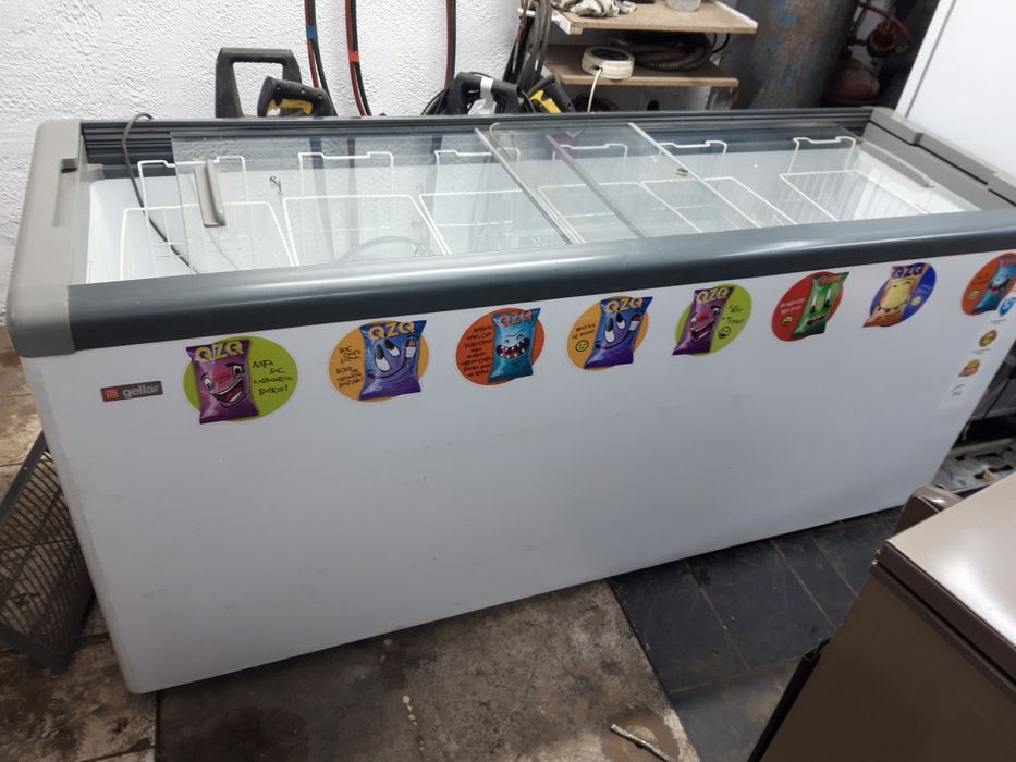 Морозильник Стеклянный магазинный