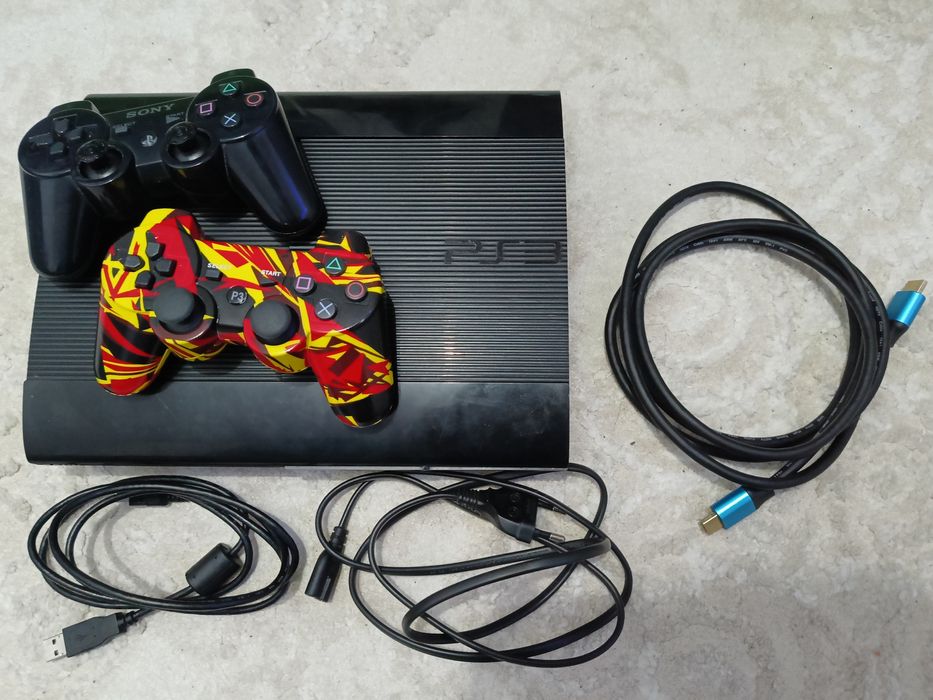 PS3 super slim прошитый продам за 35000тг торг нету