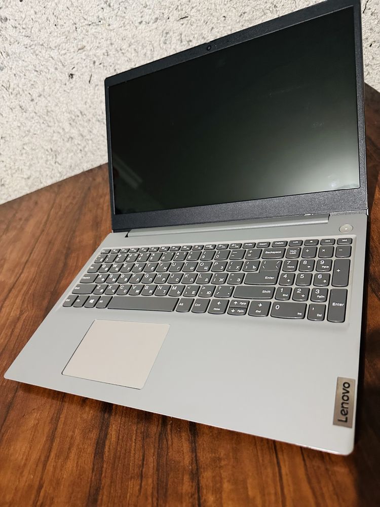 Lenovo noutbuk core i3 10-avlod holati yaxshi