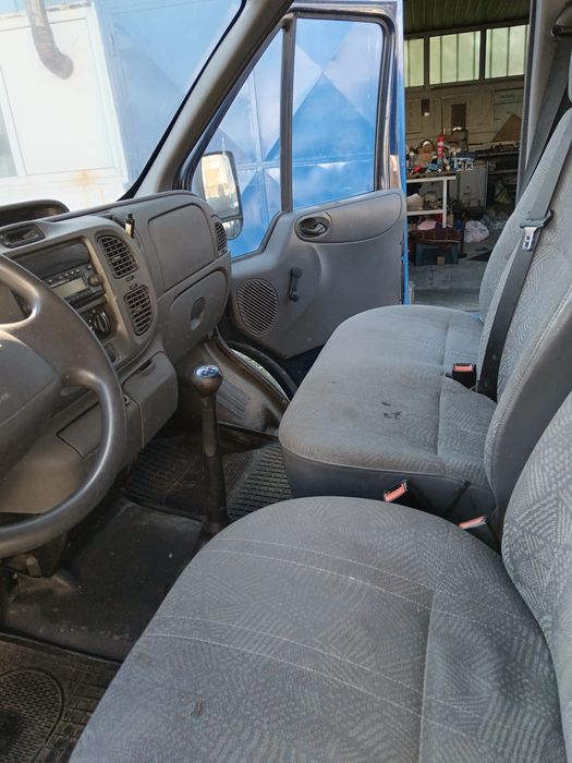 Autoutilitara Ford tranzit