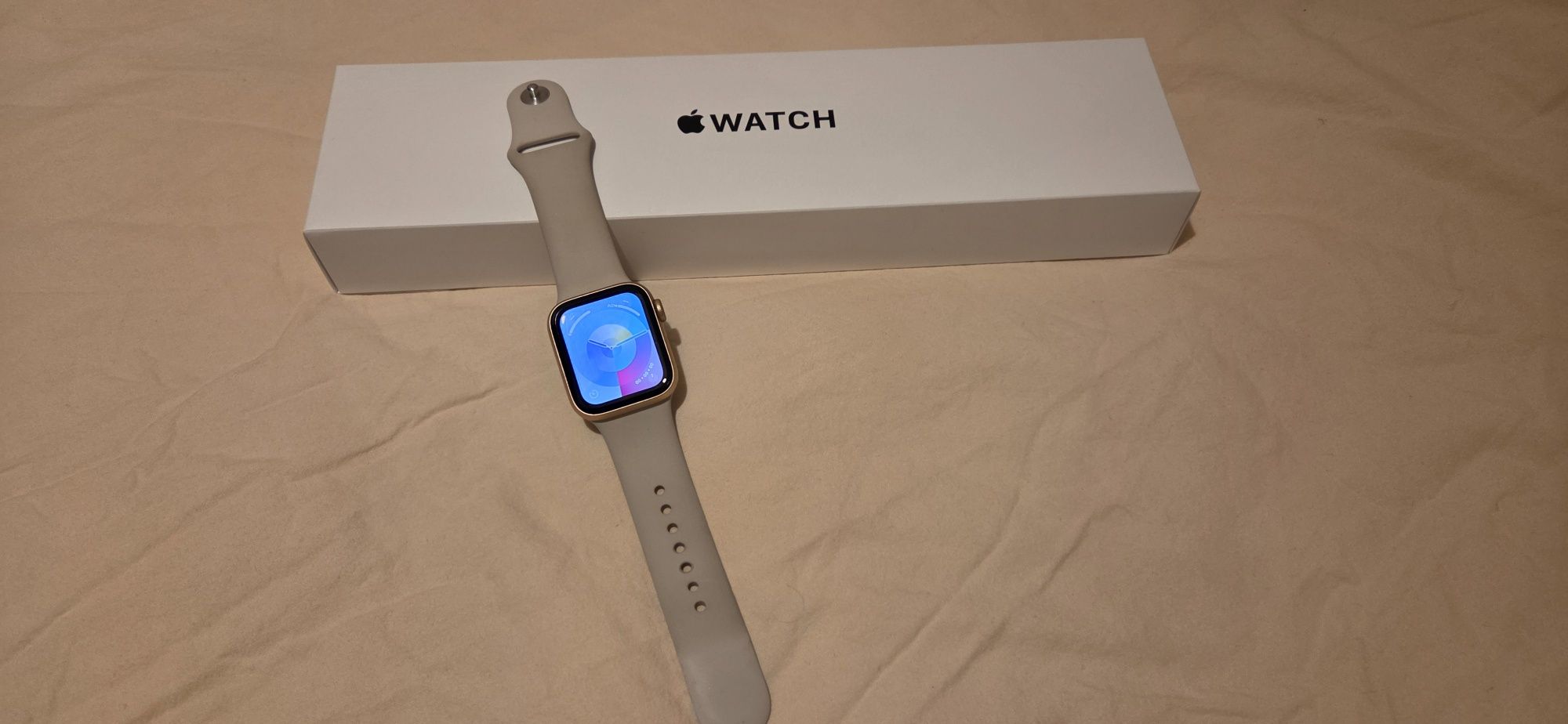 Apple Watch SE 40mm- намалена цена