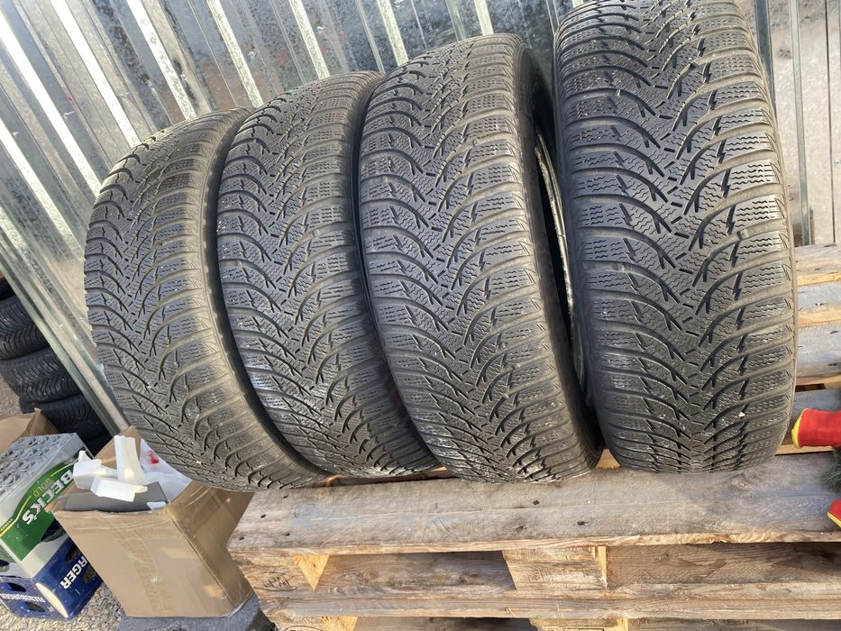 225/60/17 Кумхо Зимни