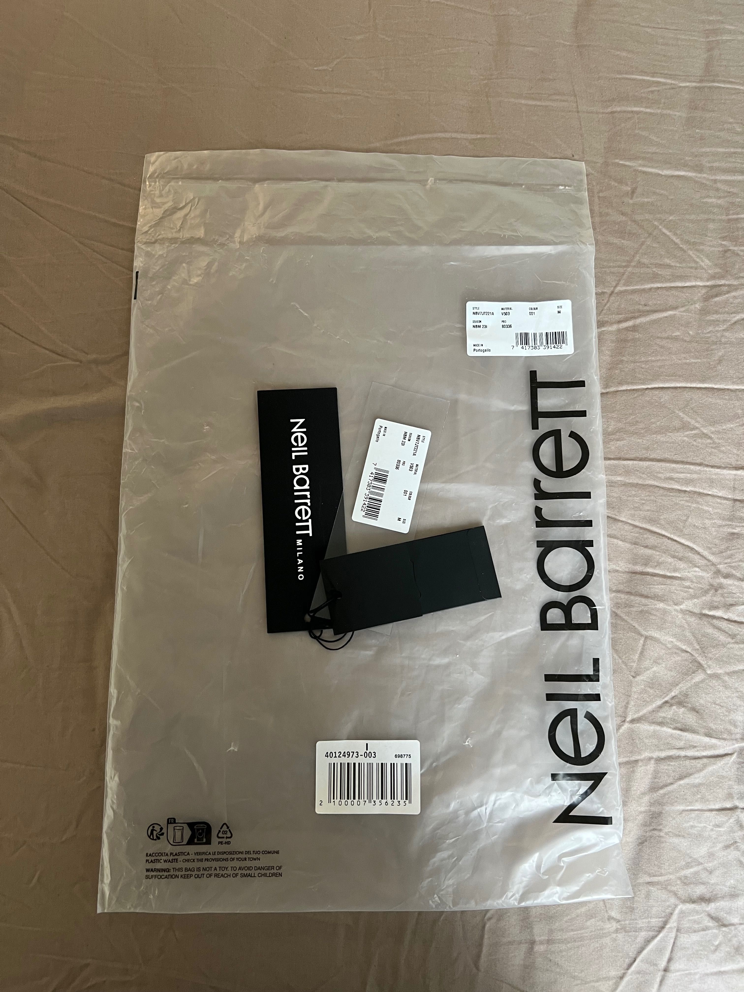 Neil Barrett тениска с яка НОВА