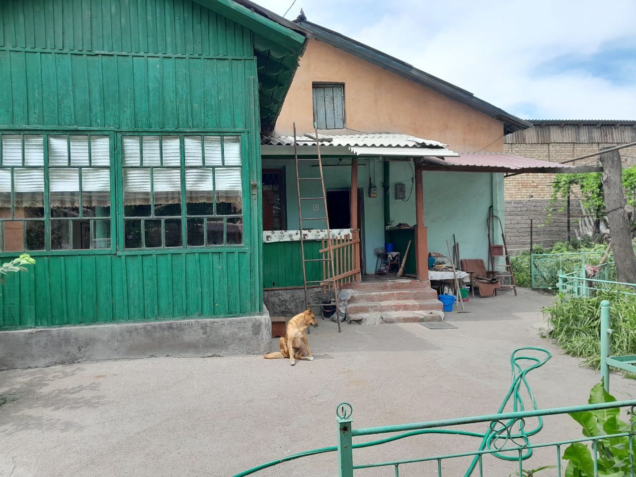 Продается коттедж в Алмалыке