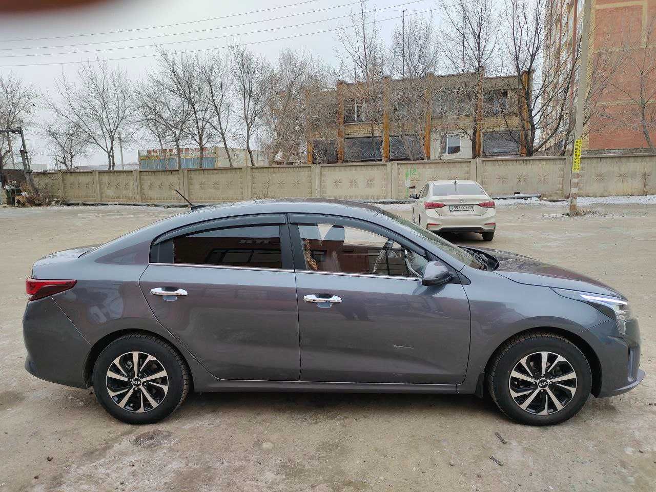 Продам машину KIA RIO 2021г.