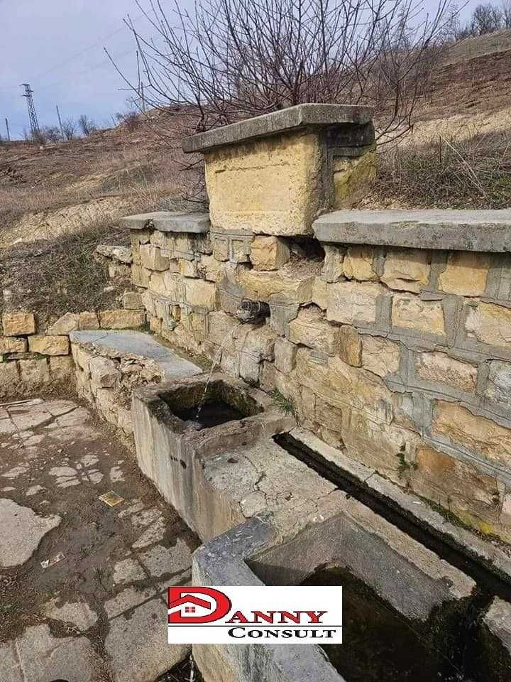 Две сгради с дворно място в с. Каранци