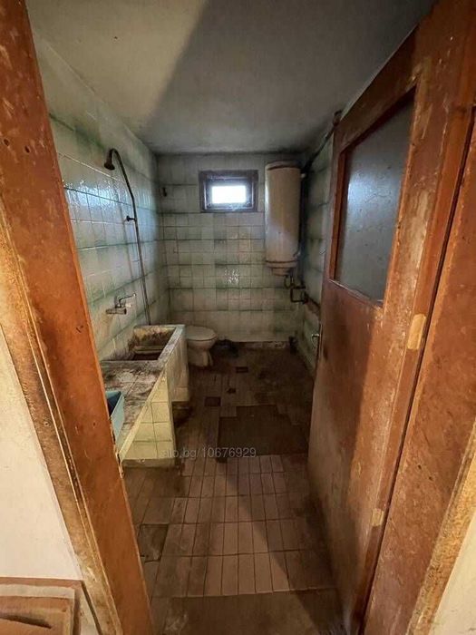 Двуетажна къща в Брезово