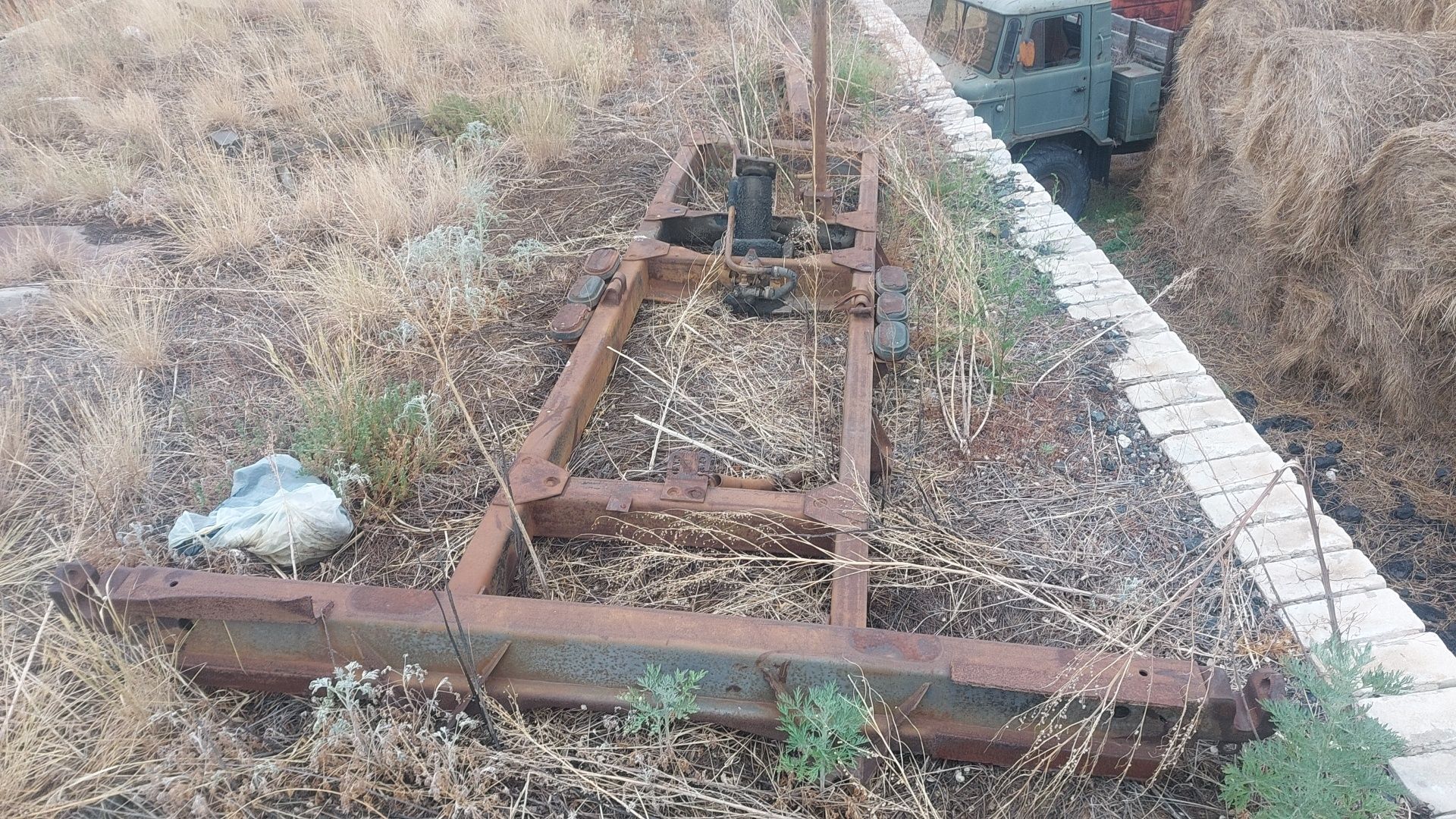 Продам от прицепа  кузов и Ступицы, диски