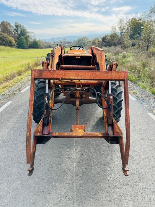 Încarcator Frontal Tractor Fiat în 4 cilindri Recent Adus