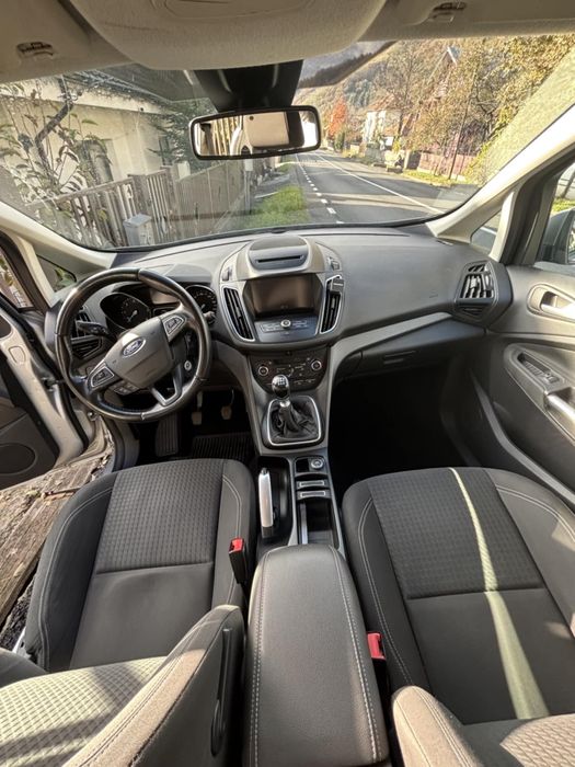 Vând Ford Grand C Max