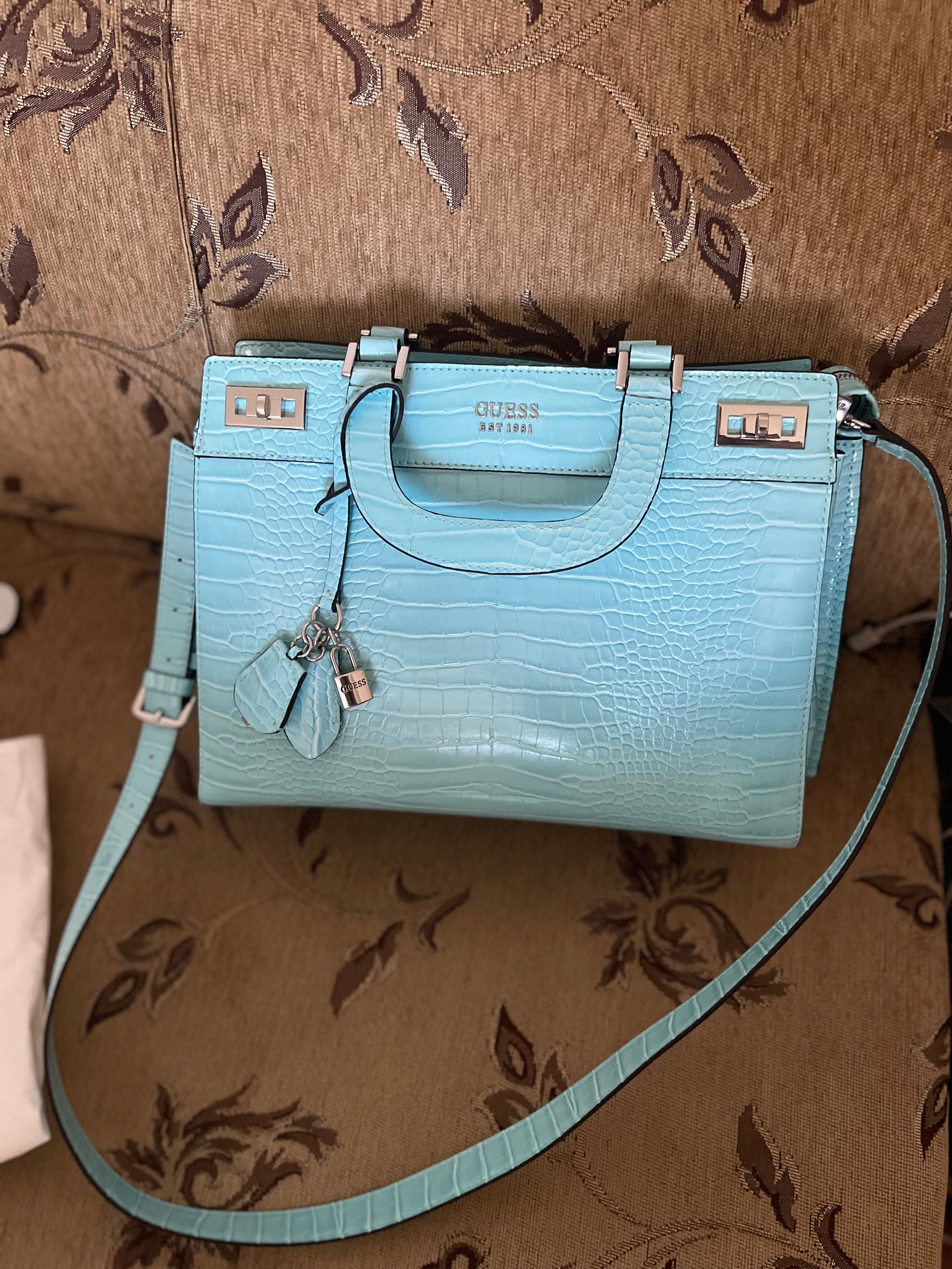Дамска чанта Guess