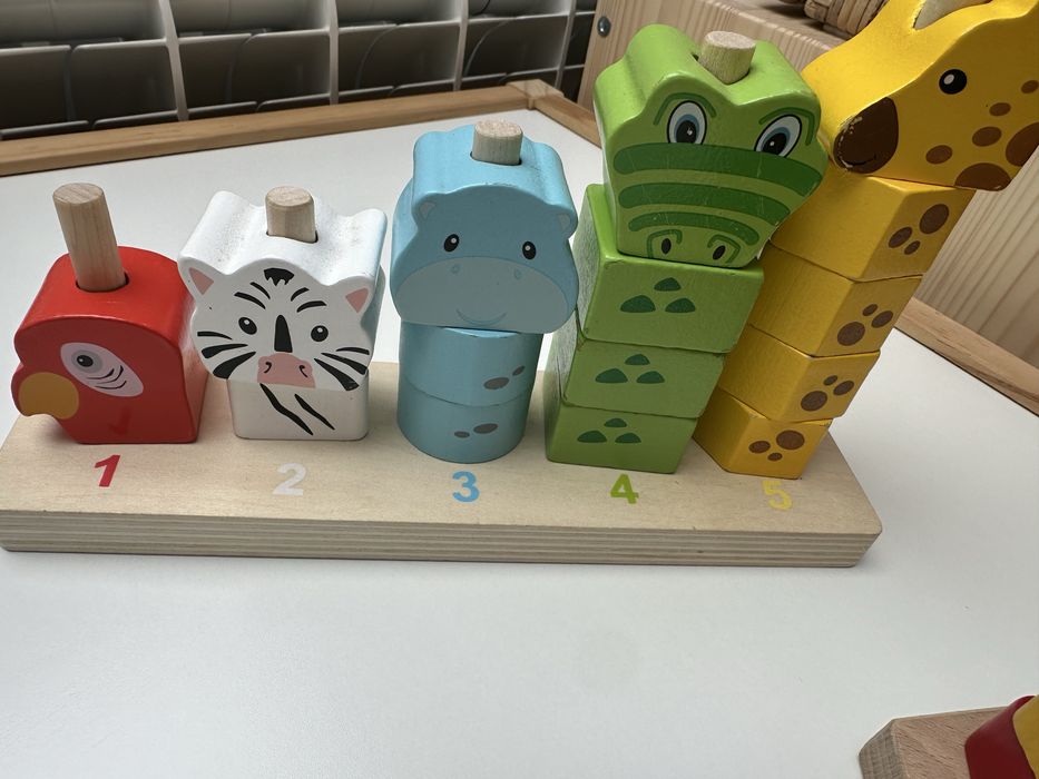 Сет от дървени образувателни играчки