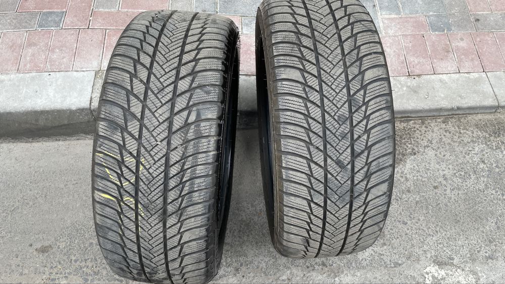 2 cauciucuri Bridgeston iarna 235/50/19