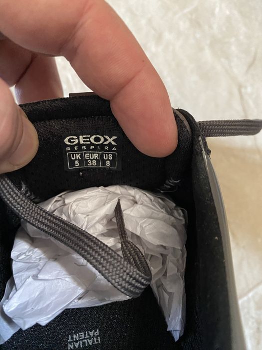 Обувки Geox - чисто нови