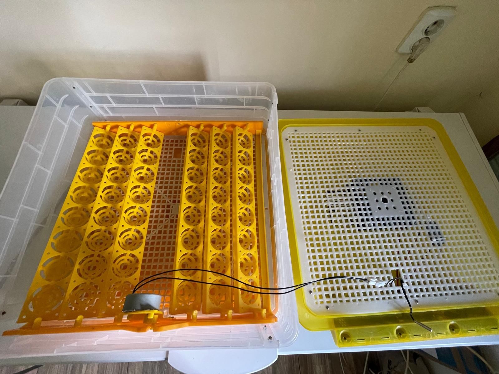Vând clocitoare/incubator pentru oua