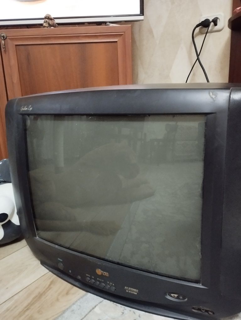 Срочно продам телевизор LG
