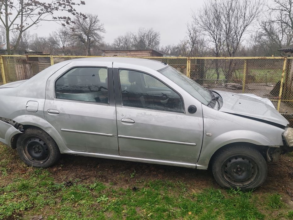Dacia Logan avariata