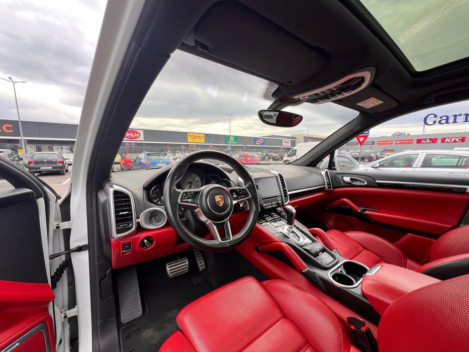 Porsche cayenne S-hybrid . Accept variante x6 , A7 , S500 . Doar 2020+