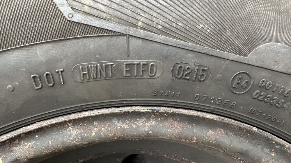 Гуми Continental 215/70R15CР за кемпер с джанти