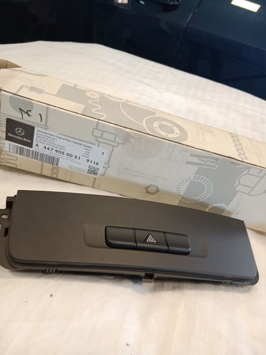 Bloc comenzi / buton avarii Mercedes-Benz A4479050051 – Original, nou,