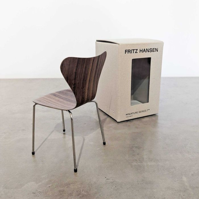 Scaun miniatura 1:6, Miniature Series 7 Walnut - Fritz Hansen