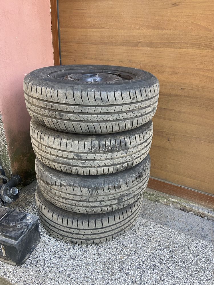Автомобилни гуми