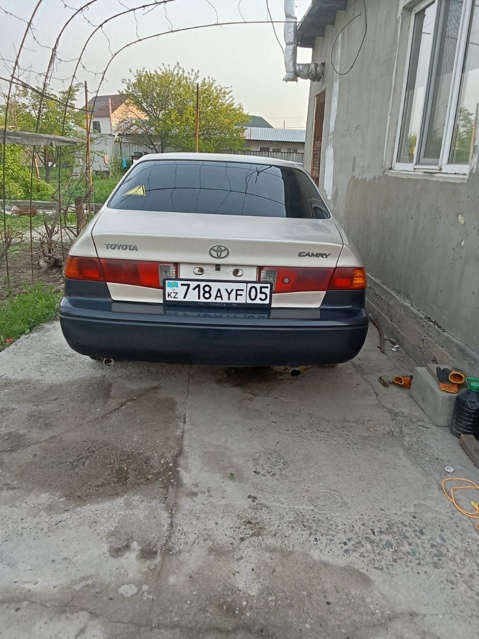 машина Toyota Camry 25