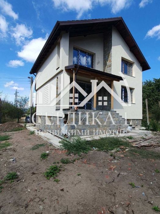 Продава се Къща в с. Саранци, Област София-област - 180 кв.м за 1389 €/кв.м - Снимка #1