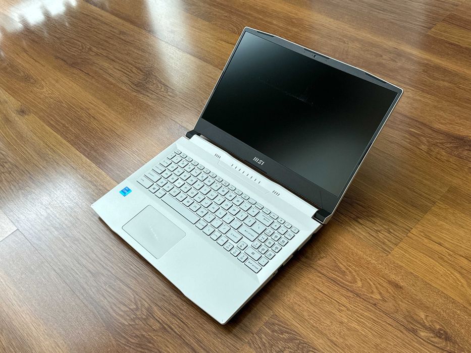 15.6' 144Hz Core i7-11800H MSI Katana 16GB DDR4/512GB NVMe/Подсветка