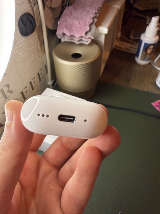 Apple Airpod 4 Active Noise Cancellation ANC