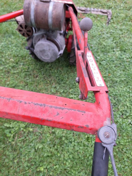 Motocoasă bucher
