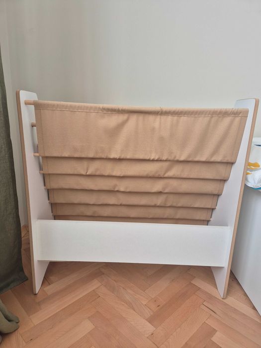 Детска Монтесори библиотека от дърво и плат