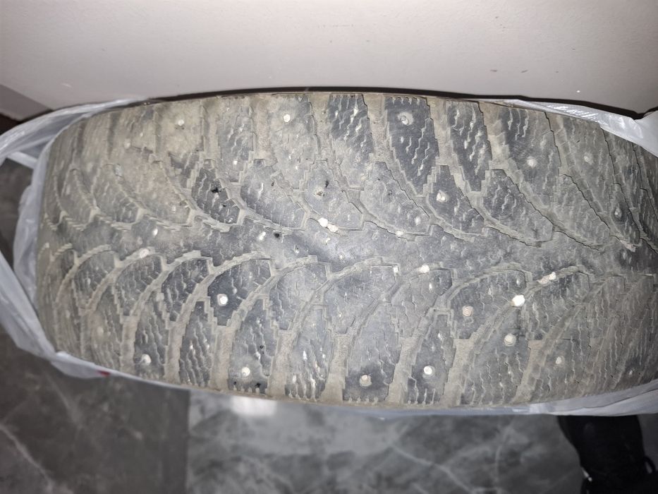 Шины шипованные б/у