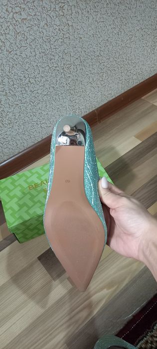 Продаю женские туфли