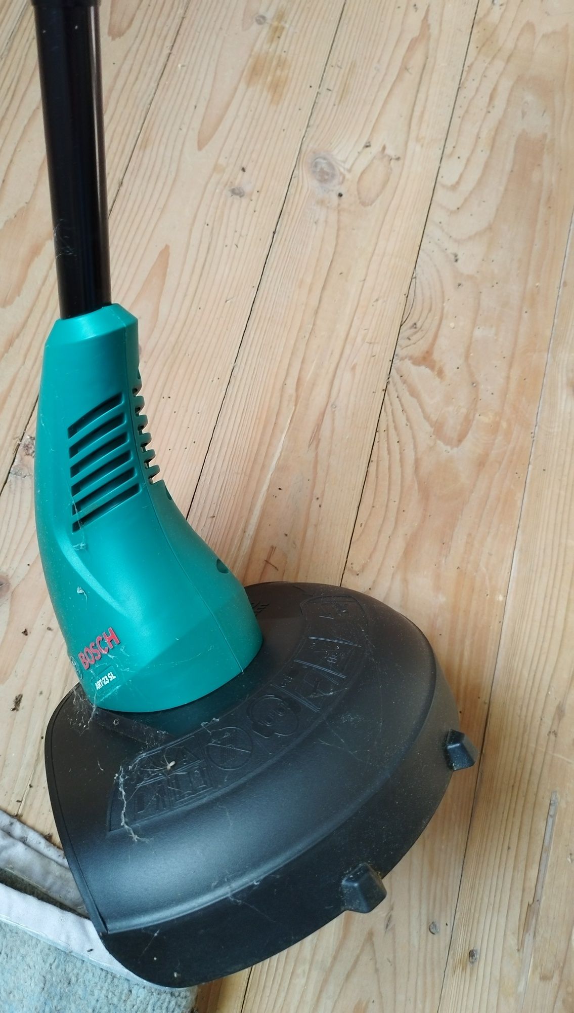 Trimer electric Bosch