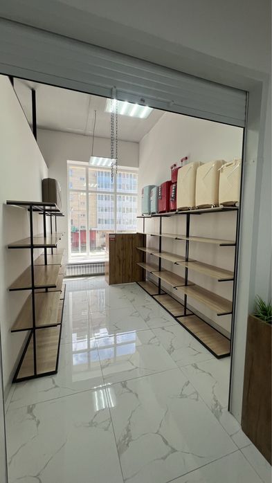 Стеллажи для бутика