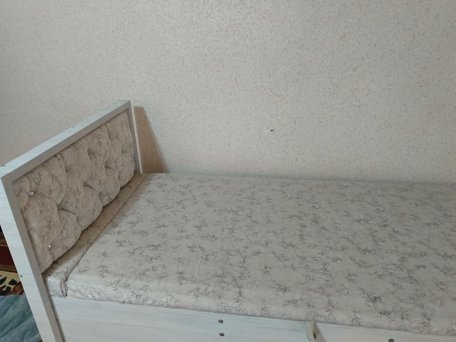 Divan sotiladi 1mln yana kelishildi