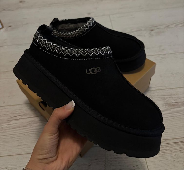 UGG Tazz II Black / Chestnut / Sand
